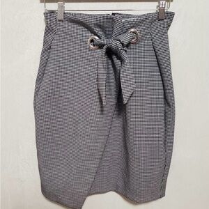 Classic Black and White Houndstooth Skirt